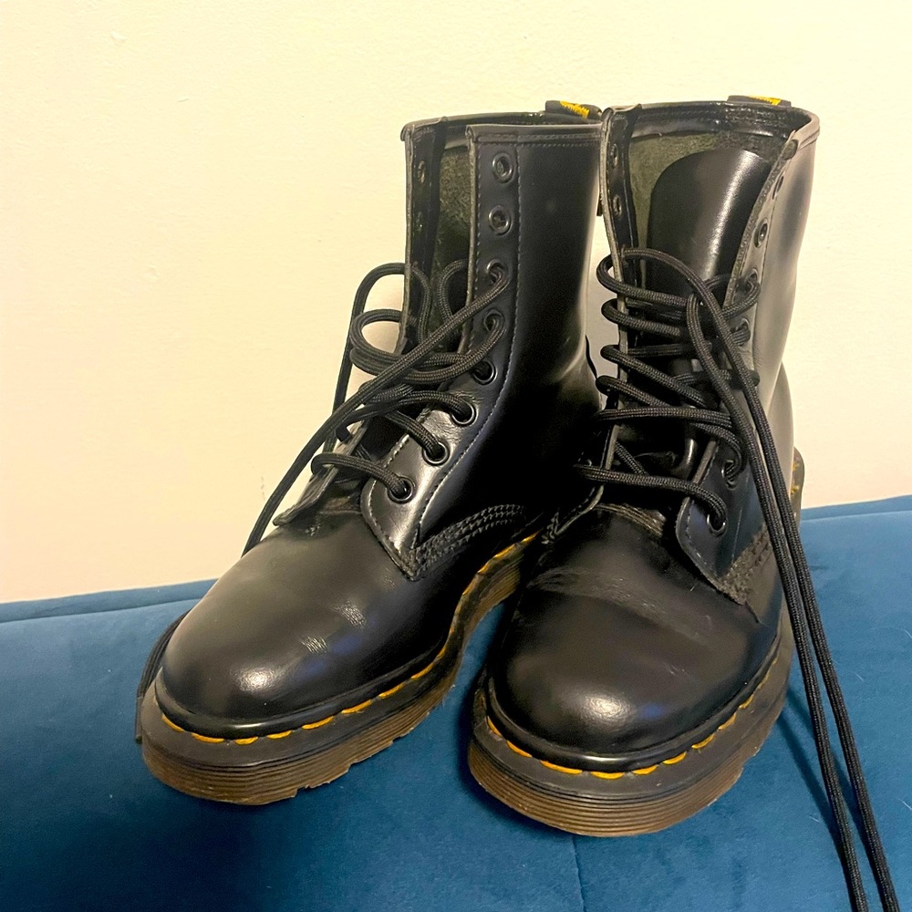 Doc martens 1460 *LIKE NEW* size 5 black